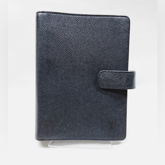 🌟 Authentic Louis Vuitton Agenda Taiga - Black (MM)